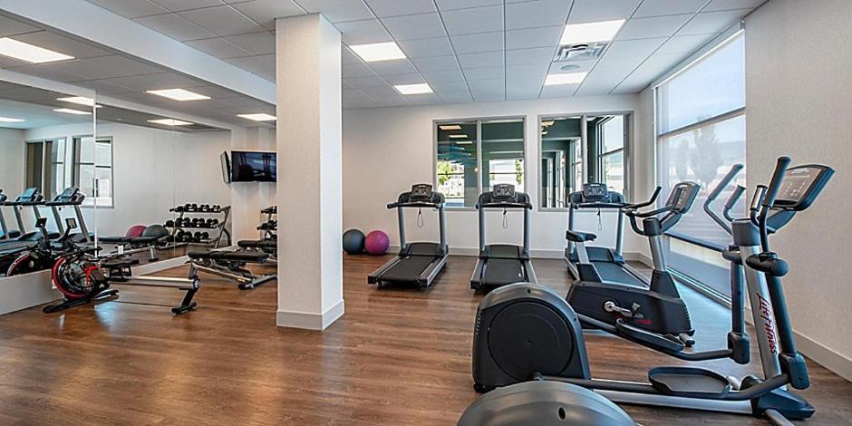 Holiday Inn Express & Suites - Brandon By Ihg Exteriér fotografie