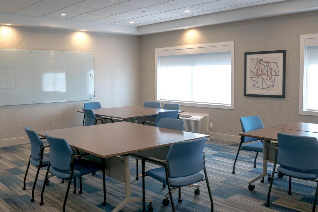 Holiday Inn Express & Suites - Brandon By Ihg Exteriér fotografie