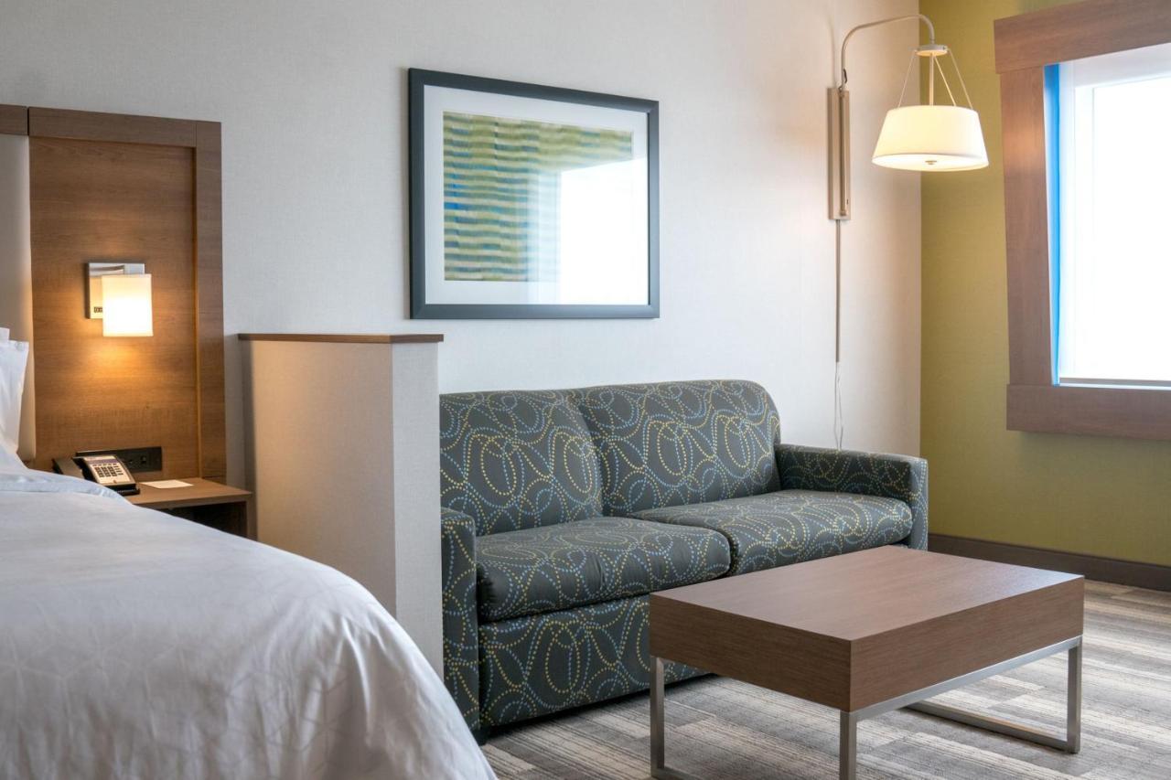 Holiday Inn Express & Suites - Brandon By Ihg Exteriér fotografie