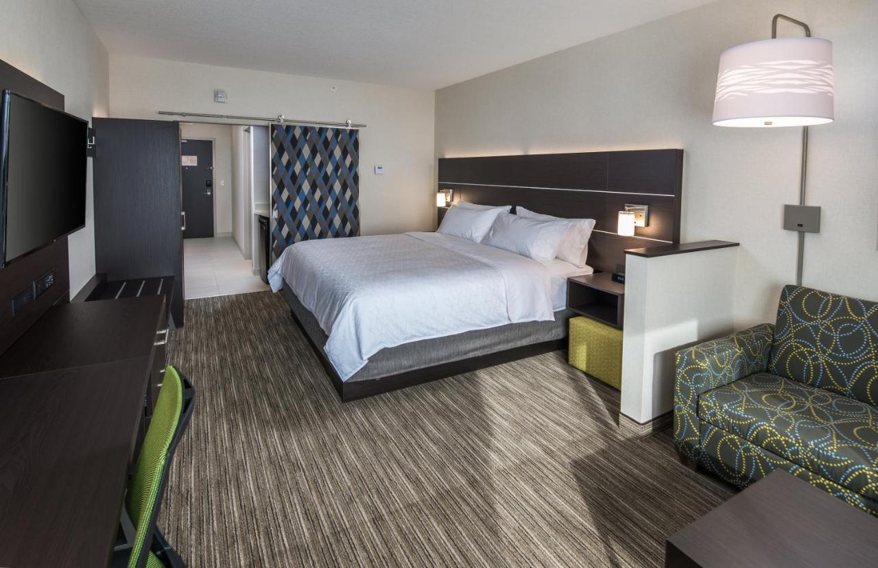Holiday Inn Express & Suites - Brandon By Ihg Exteriér fotografie