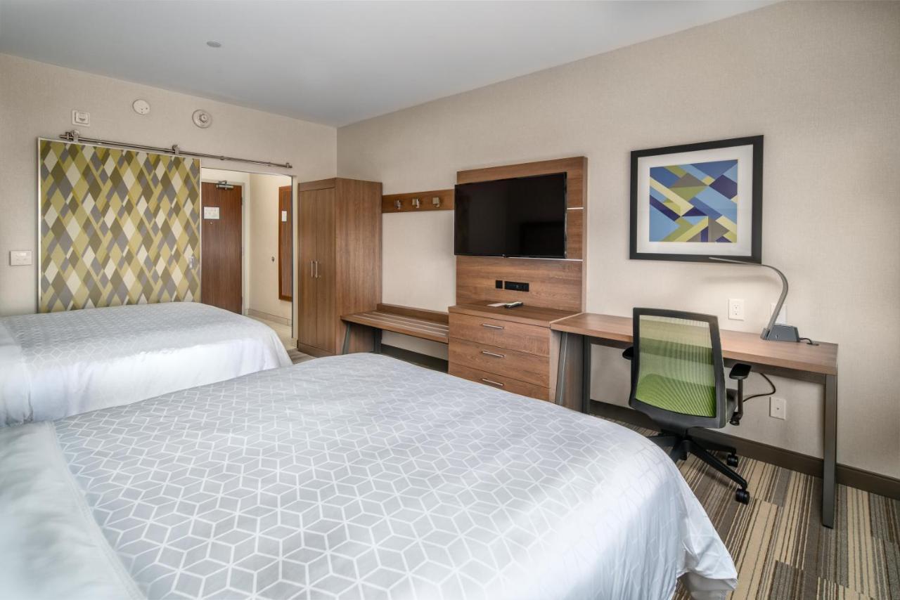 Holiday Inn Express & Suites - Brandon By Ihg Exteriér fotografie
