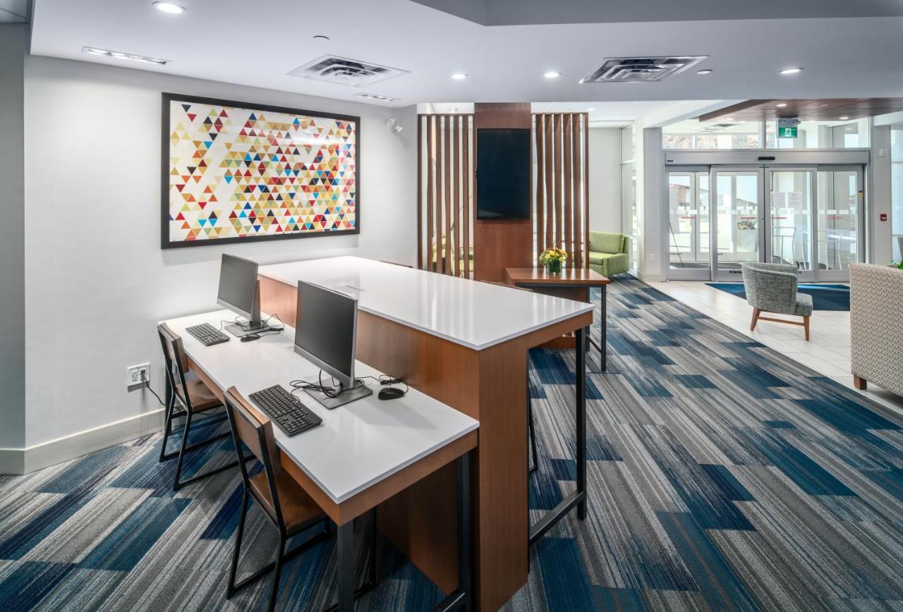 Holiday Inn Express & Suites - Brandon By Ihg Exteriér fotografie