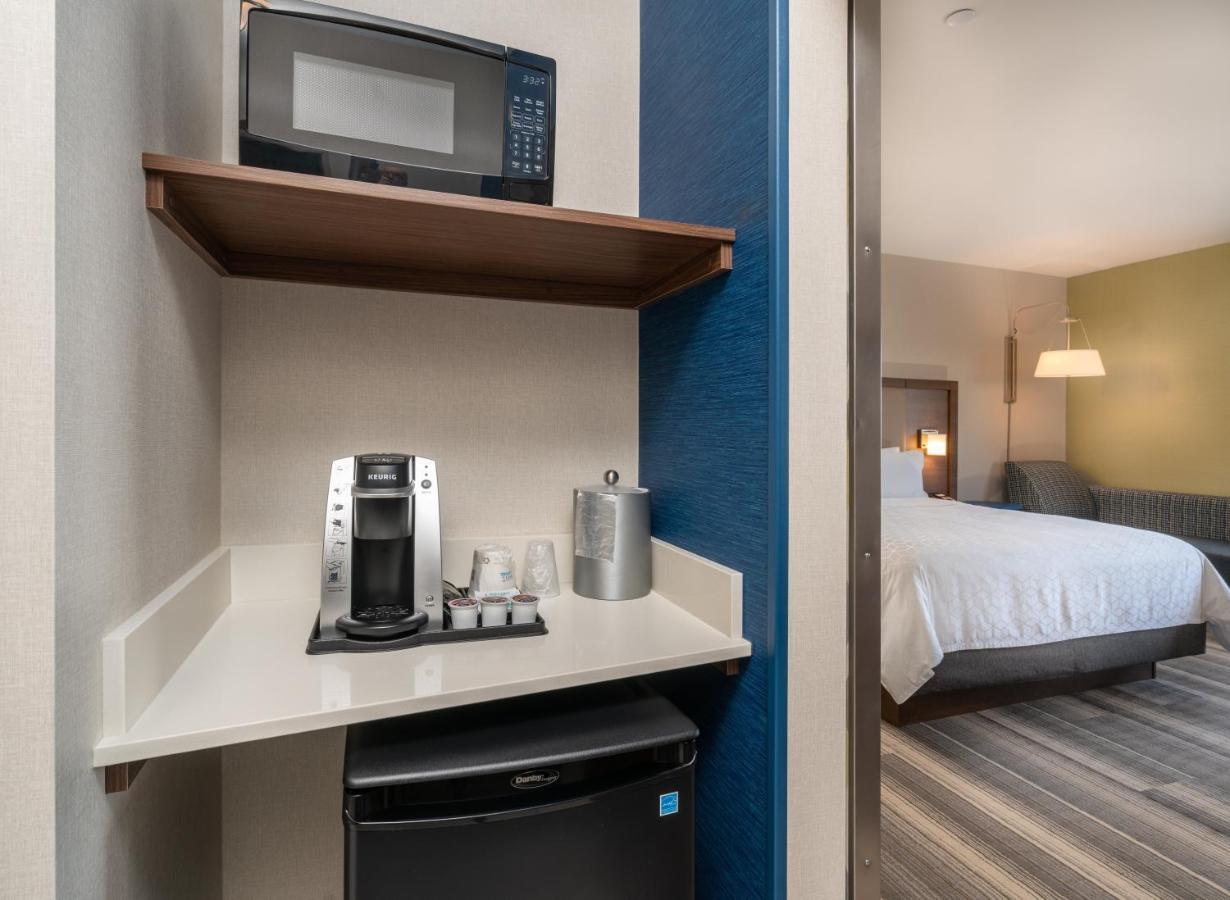 Holiday Inn Express & Suites - Brandon By Ihg Exteriér fotografie