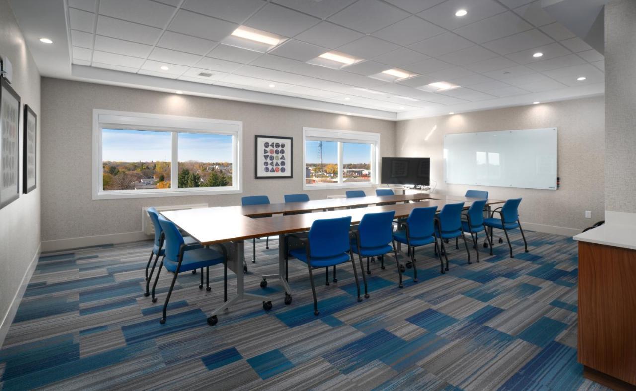 Holiday Inn Express & Suites - Brandon By Ihg Exteriér fotografie