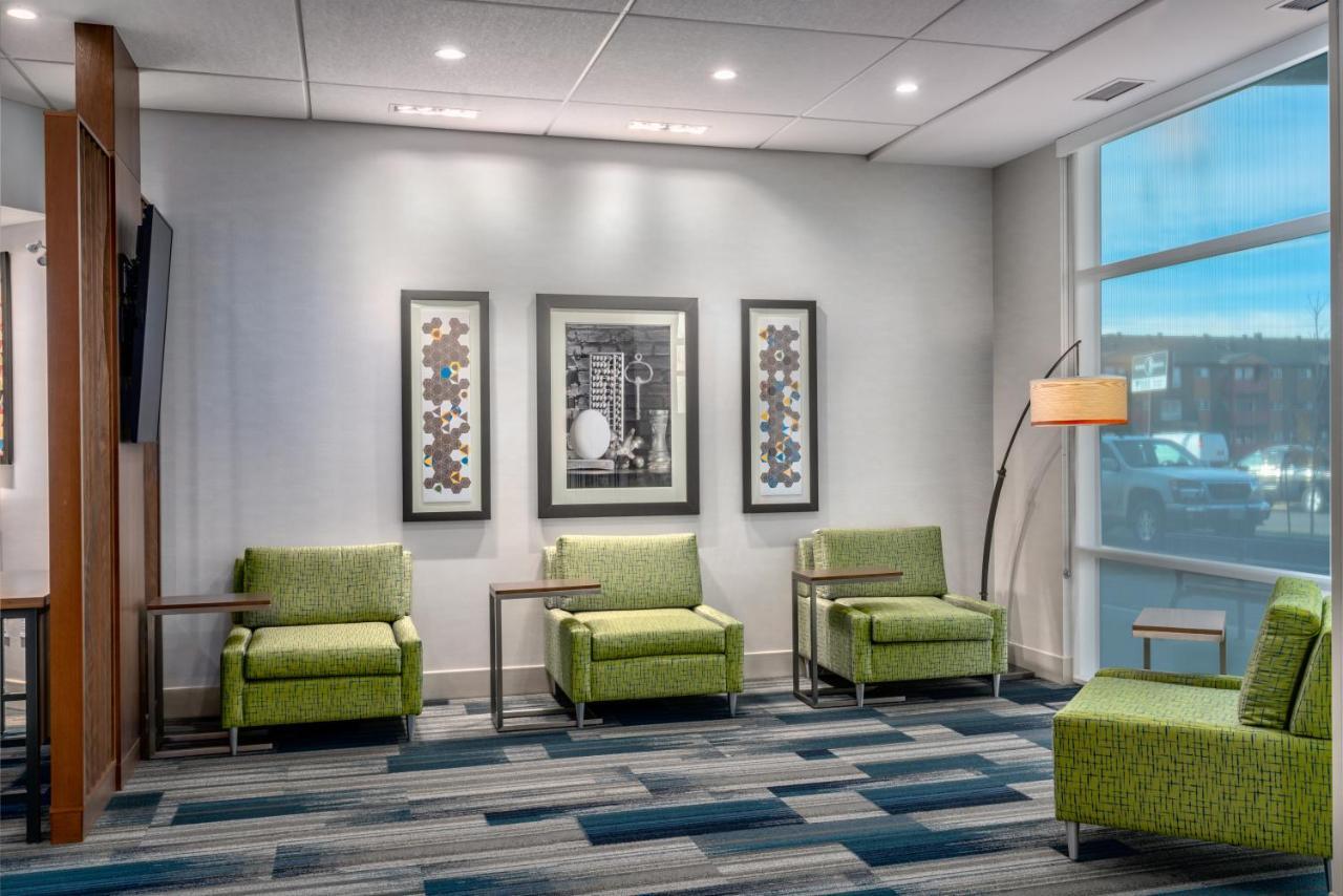 Holiday Inn Express & Suites - Brandon By Ihg Exteriér fotografie