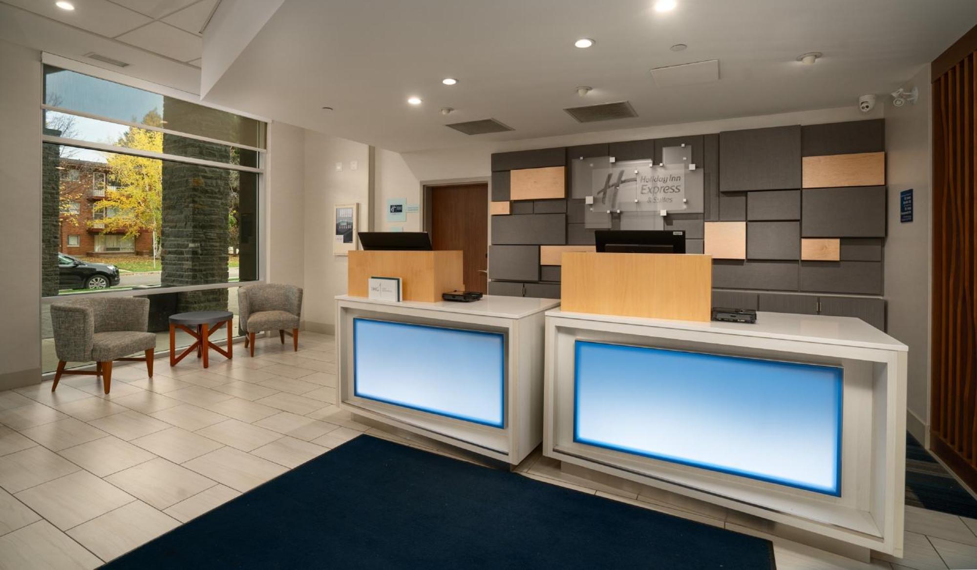 Holiday Inn Express & Suites - Brandon By Ihg Exteriér fotografie